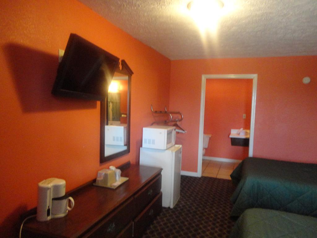 Royal Inn & Suites ทูนิคา ห้อง รูปภาพ