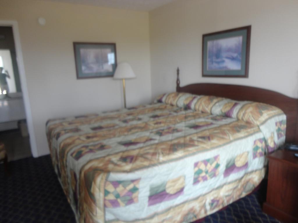 Royal Inn & Suites ทูนิคา ห้อง รูปภาพ